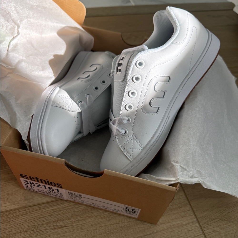 Etnies Classic White Leather Sneakers